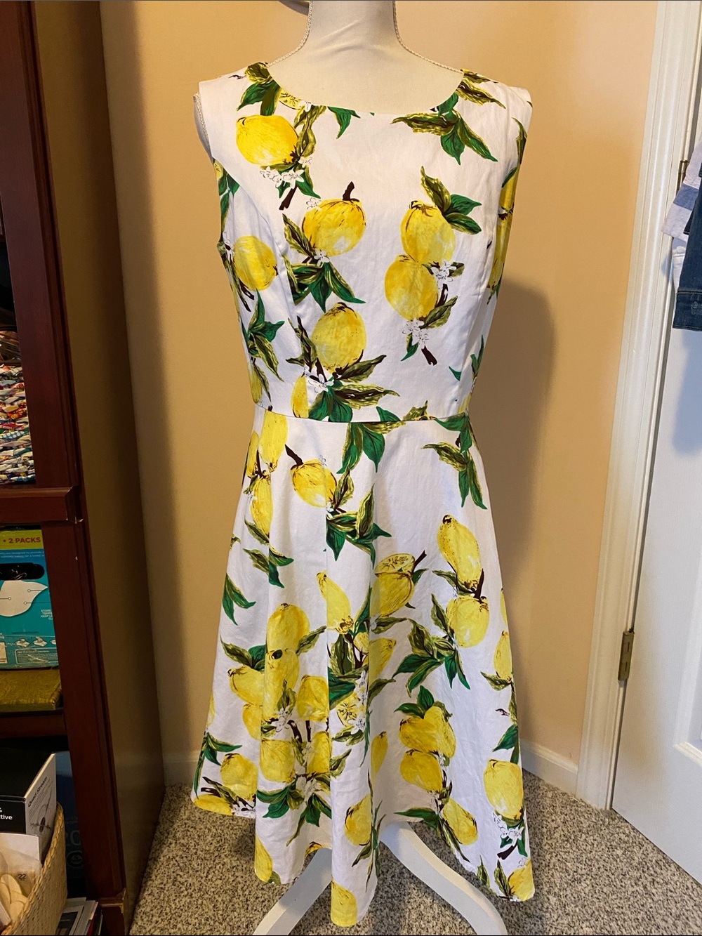 Sleeveless Lemon-Print Midi Dress in White and Yellow